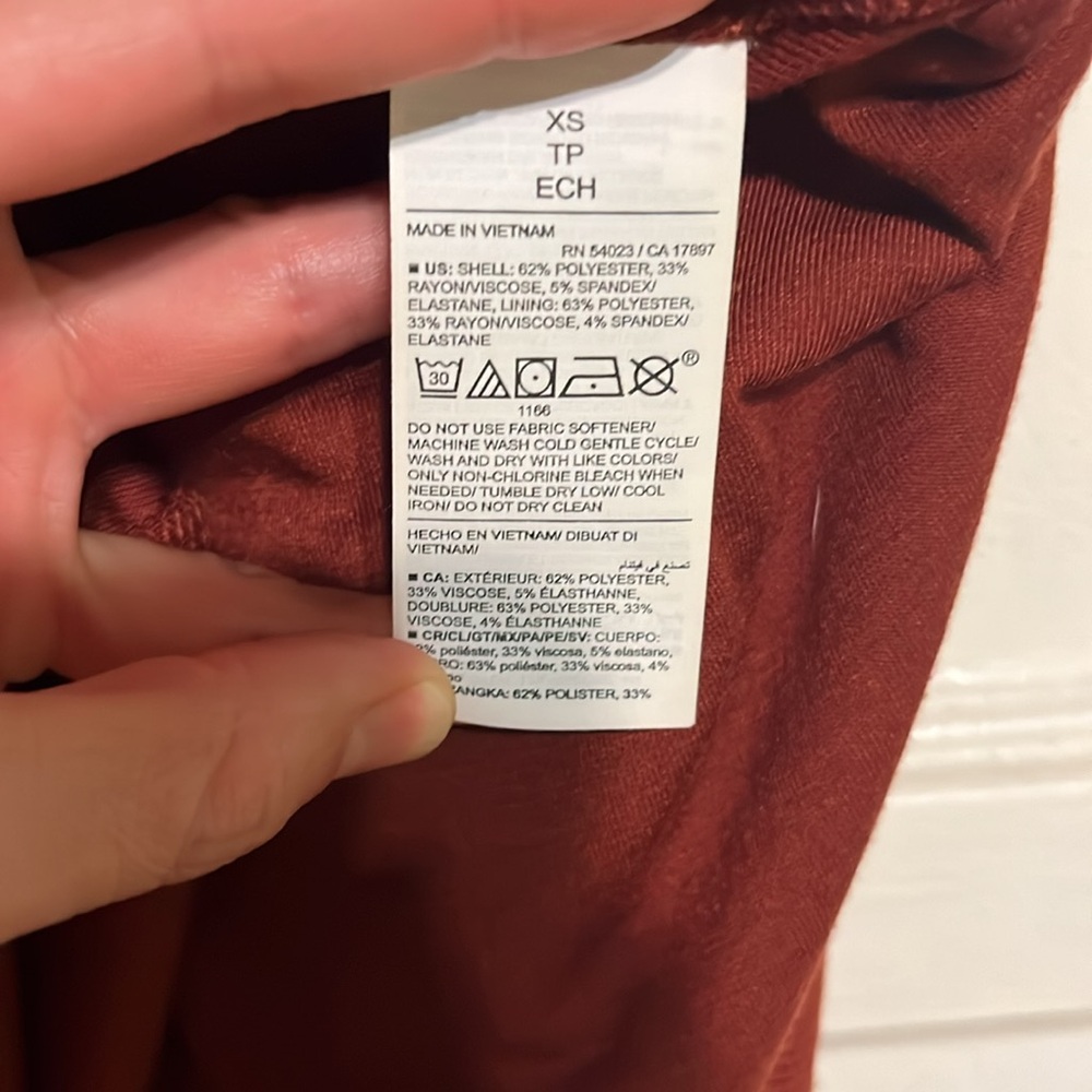 Old Navy Active red ruched ribbed dress - Picture 4 of 4